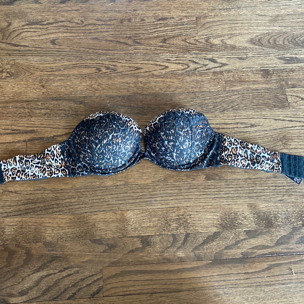 VS Strapless 34D very sexy multi-way push-up bra leopard with black lace